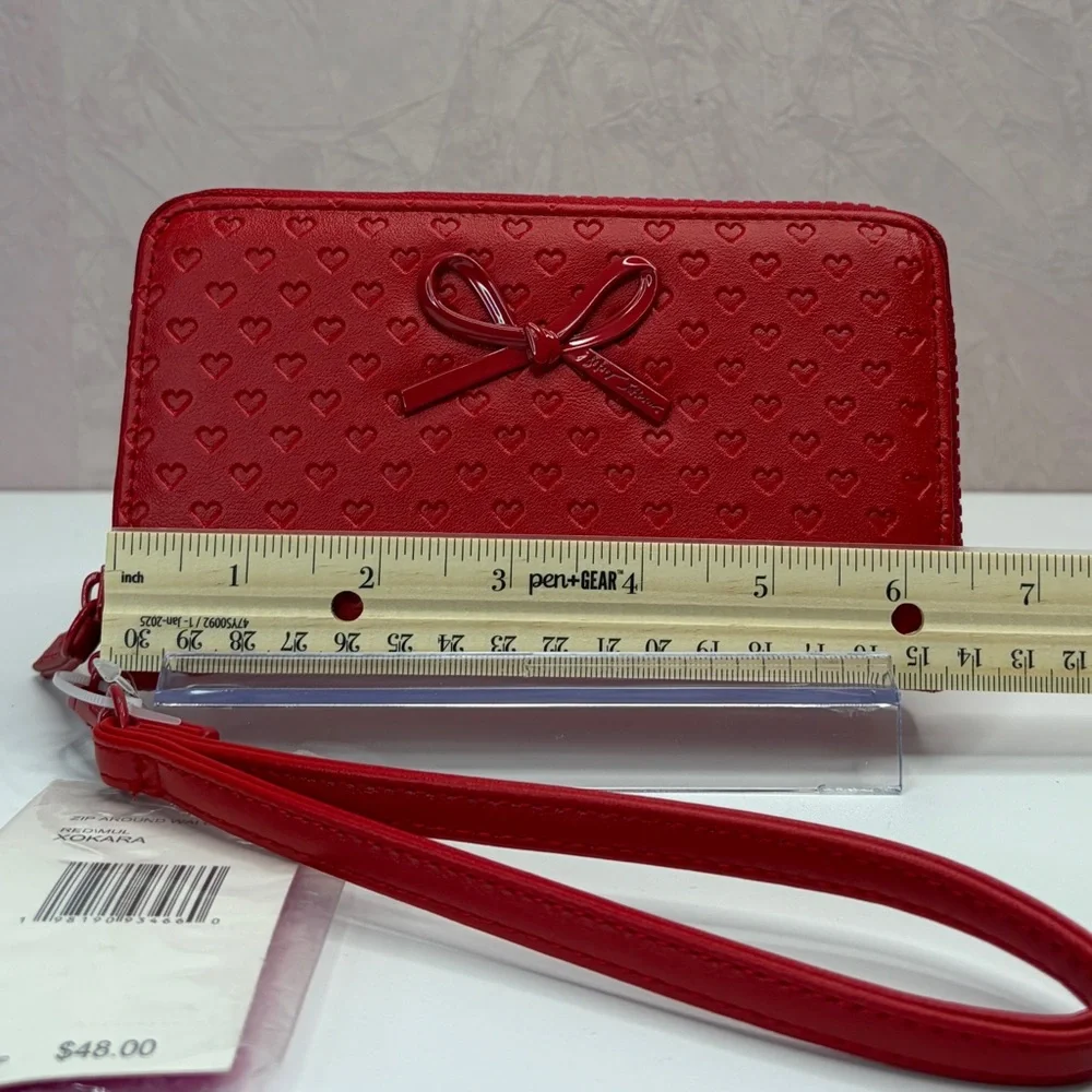 Betsey Johnson XOKara Red Heart Embossed Wristlet - Picture 2 of 10